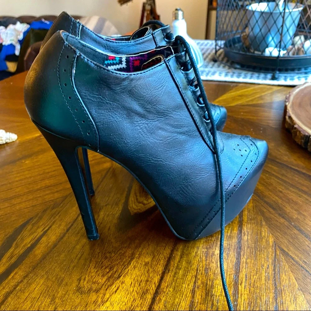 Cute 6 Inch Heel Booties - Picture 2 of 6